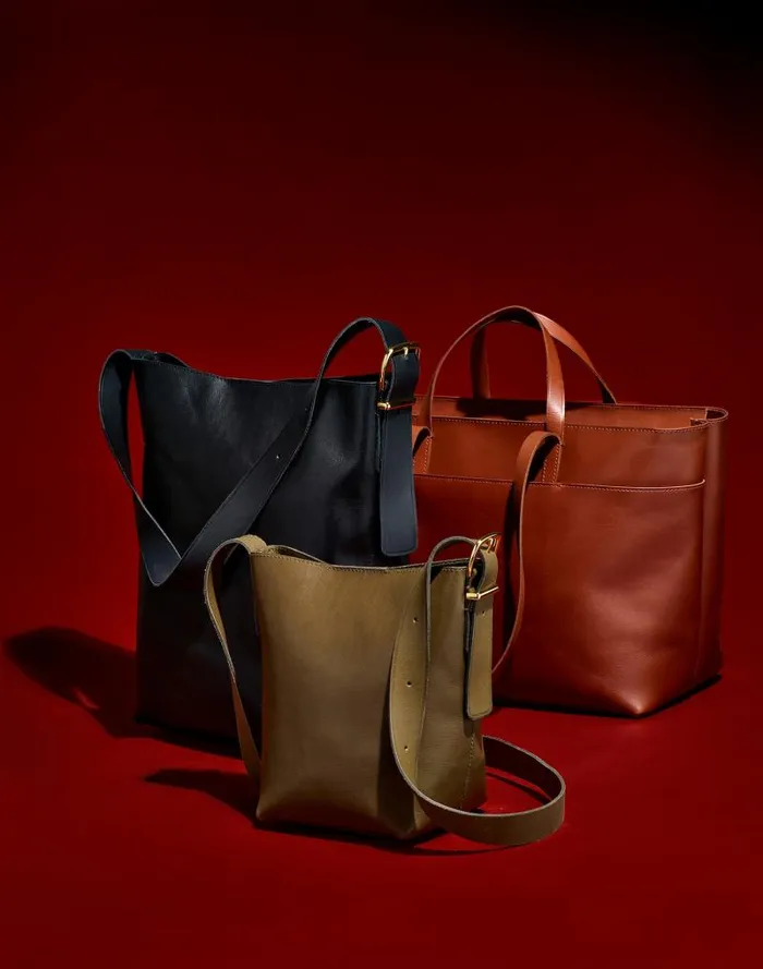 Women The Essential Bucket Tote True Black Madewell Bags