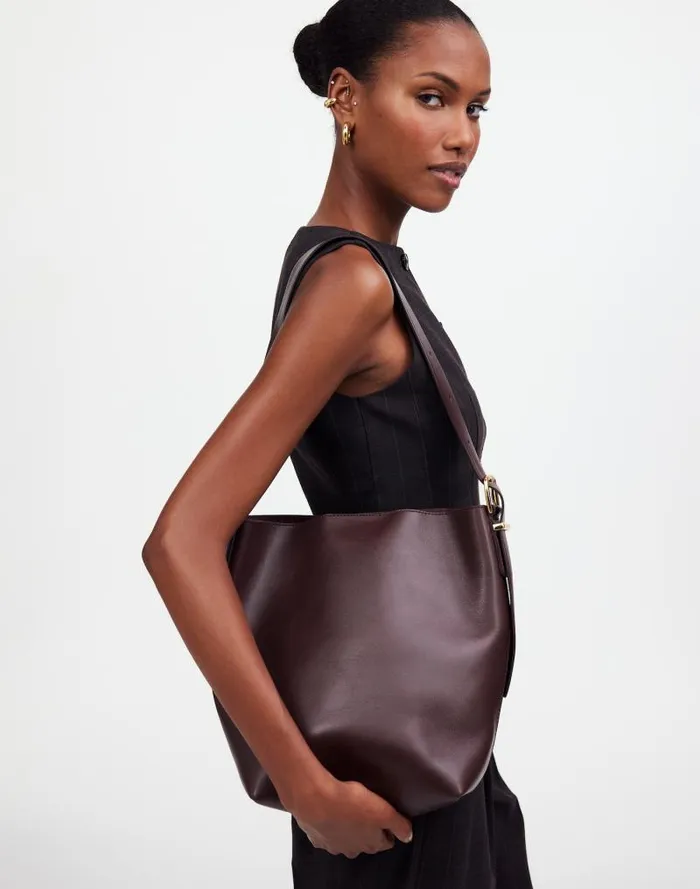 Women The Essential Medium Bucket Tote Chocolate Raisin Madewell Bags